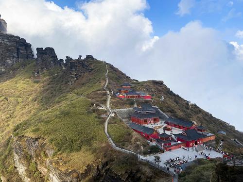 铜仁梵净山、黔东南凯里镇远古城高端纯玩二日游