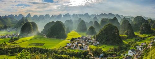 贵州9天8晚私人旅游路线规划，包含贵州十大必玩经典旅游景点