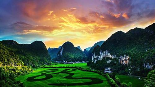 安顺龙宫风景区